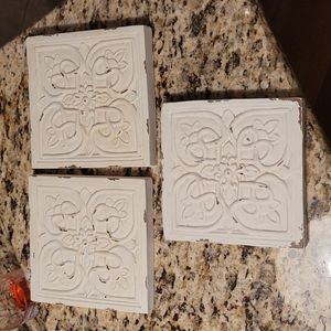 SOUTHERN LIVING AT HOME plaques.